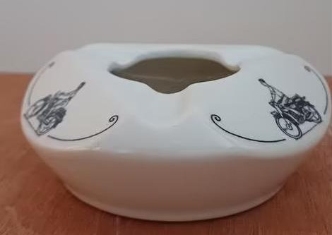 Asbak met reclame voor Sparta brommers