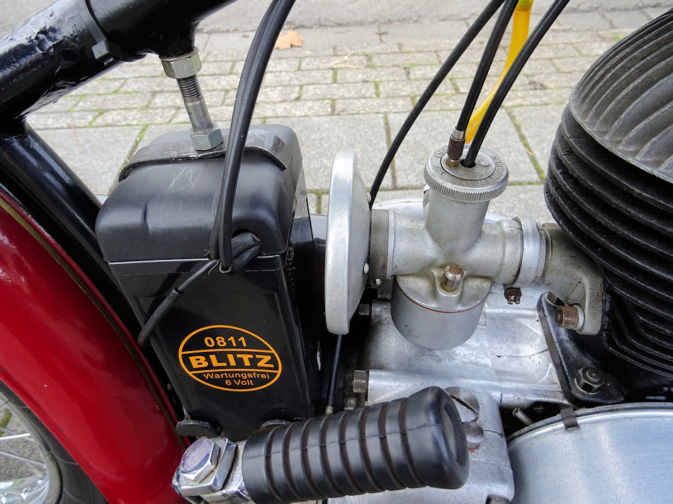 Carburateur met verstelbare gasnaald op Sparta Villiers 200cc 1950