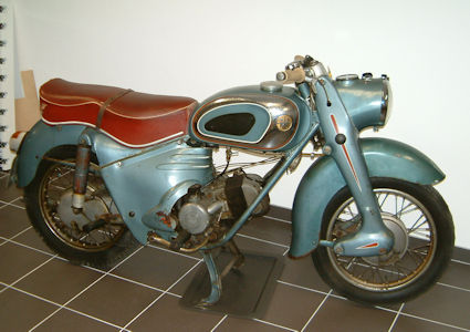 Victoria KR21 Swing, model F -  1956