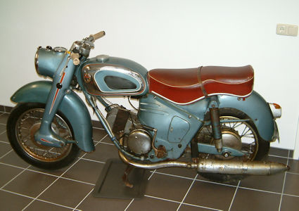 Victoria KR21 Swing, model F -  1956